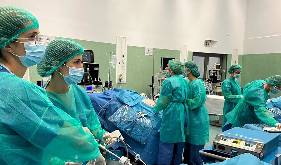 Salud imparte este año 20 cursos de cirugía mediante simulación sin riesgo para el paciente