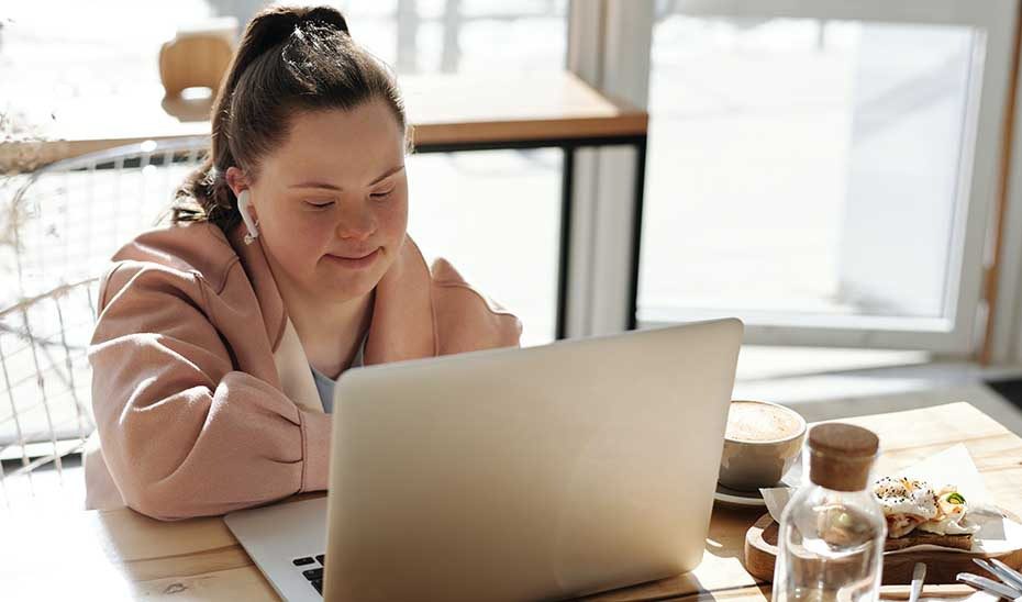 Andalucía pone en marcha un nuevo itinerario formativo para incentivar el empleo de mujeres con discapacidad
