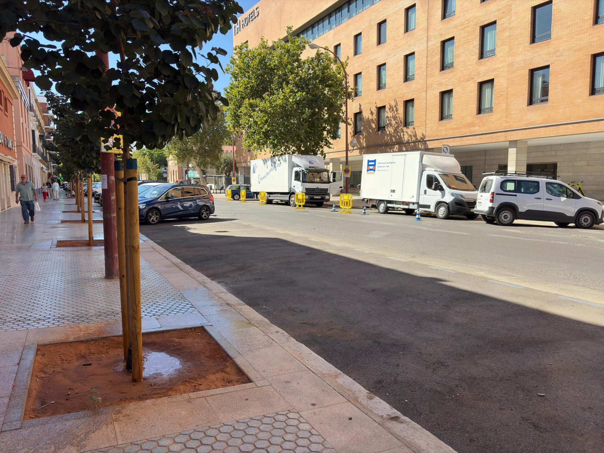 El Gobierno de Sanz culmina, esta semana, las obras de reurbanización en Marqués de Paradas con su reasfaltado completo, a las que se sumarán la calle San Laureano y la Plaza de la Legión