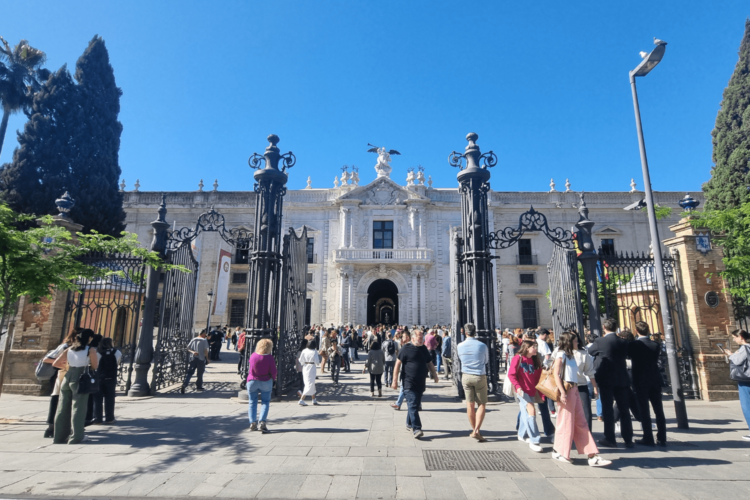 Bienvenida 2025 para estudiantes de nuevo ingreso en la US: fechas y horarios