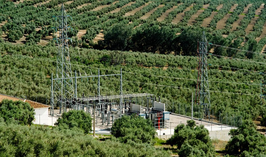 La Junta presenta una batería de medidas al futuro paquete europeo de redes eléctricas