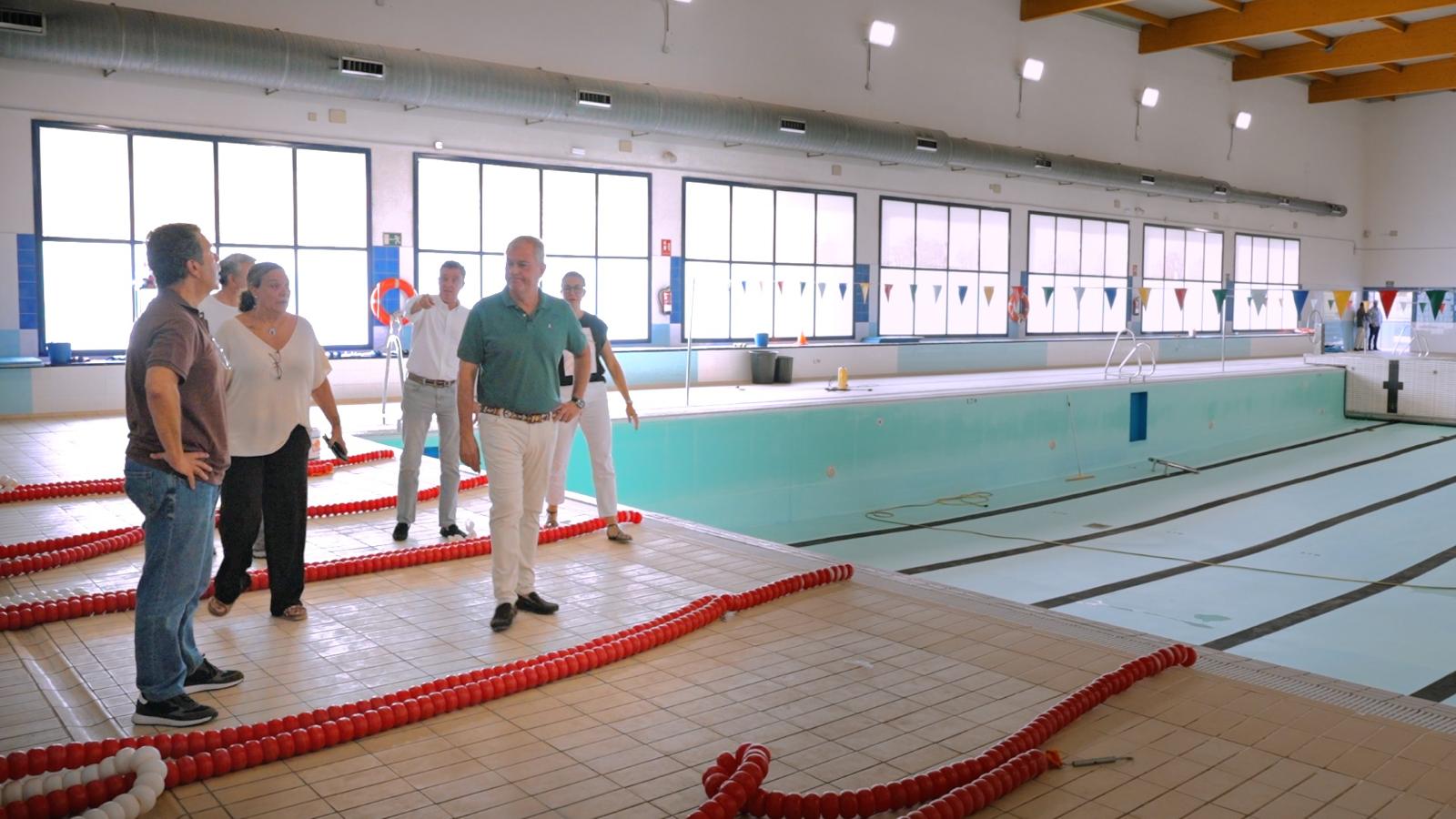 El Gobierno de Sanz comienza la renovación de la pista del pabellón del C. D. San Jerónimo con pavimento de primera calidad, atendiendo una demanda histórica