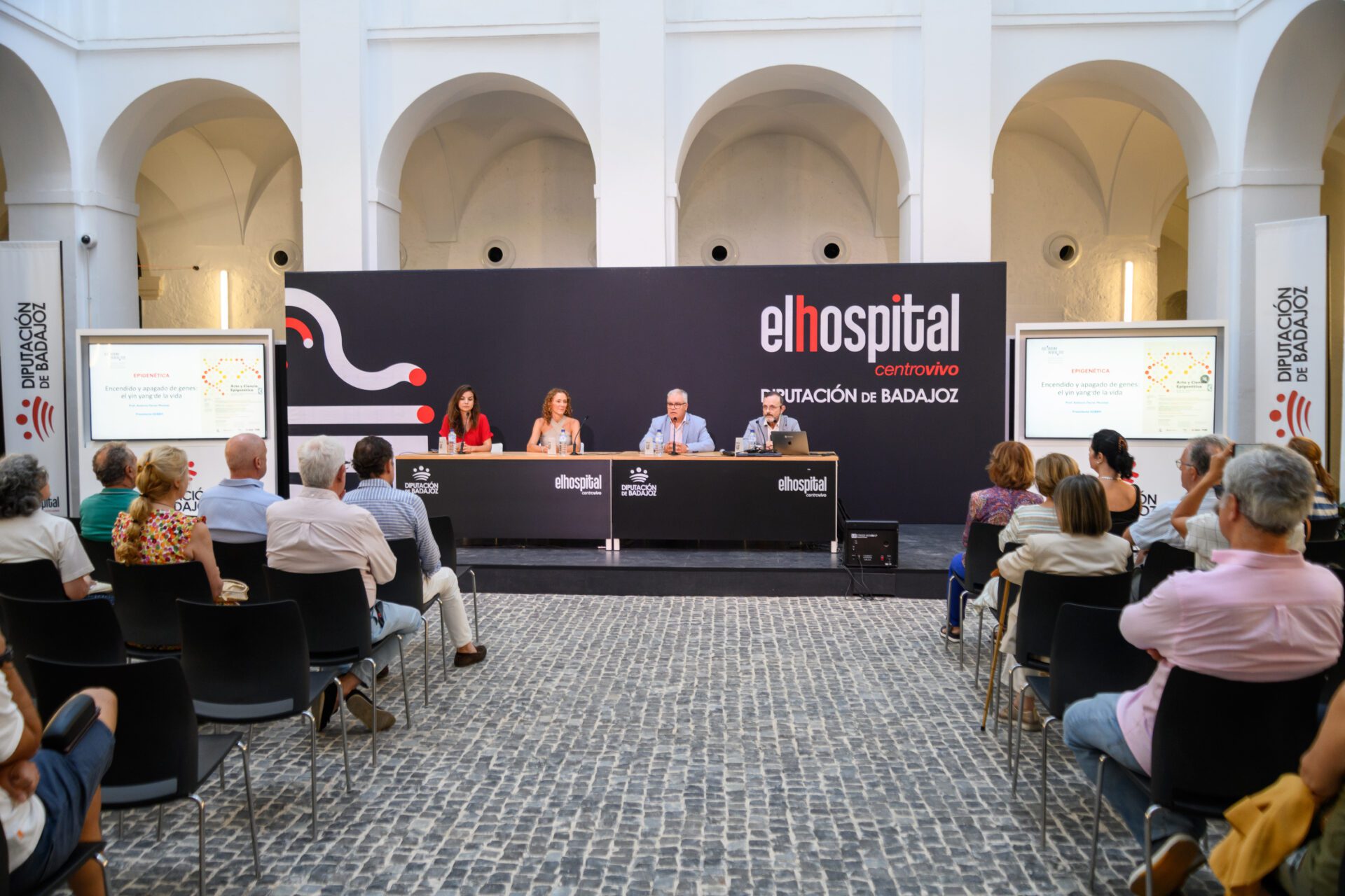 El Hospital Centro Vivo de Badajoz acoge las conferencias de la exposición ‘Arte y ciencia: epigenética’