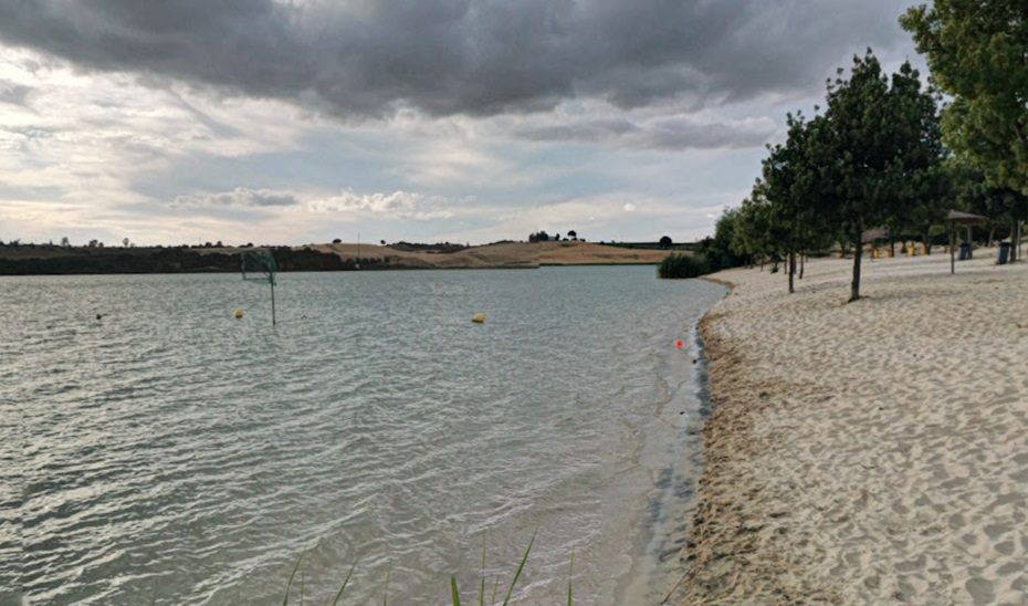 Muere un varón en una playa artificial de Arcos de la Frontera