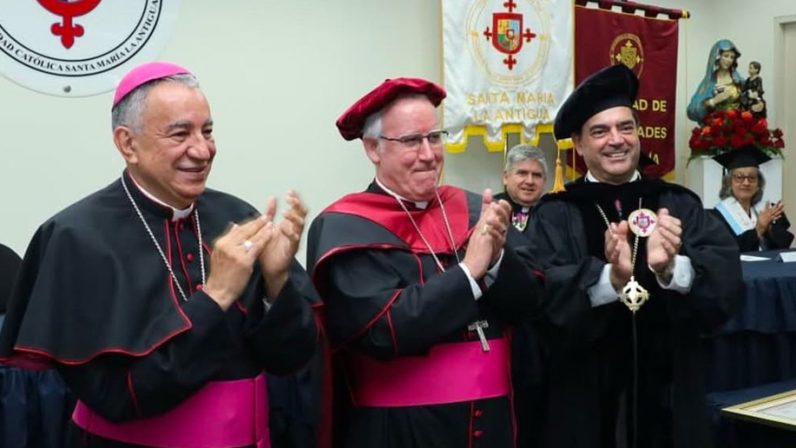 La Universidad Católica Santa María de la Antigua de Panamá distingue al arzobispo de Sevilla con el doctorado honoris causa en Humanidades y Teología