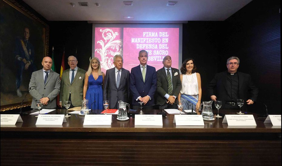 La Junta se suma al manifiesto en defensa del arte sacro andaluz frente a los competidores desleales
