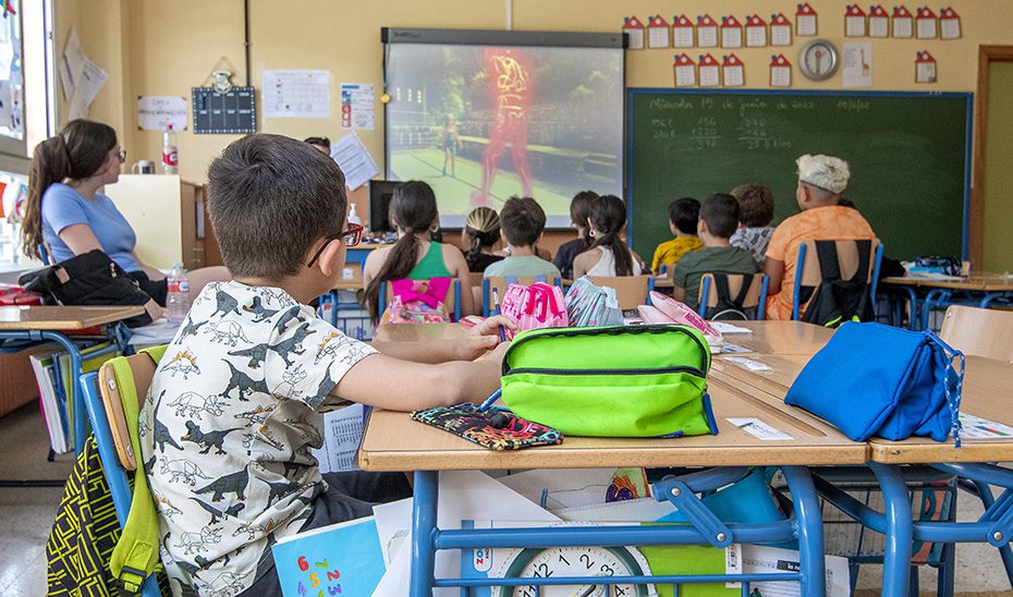 Educación reclama al Gobierno que desbloquee el programa de auxiliares de conversación