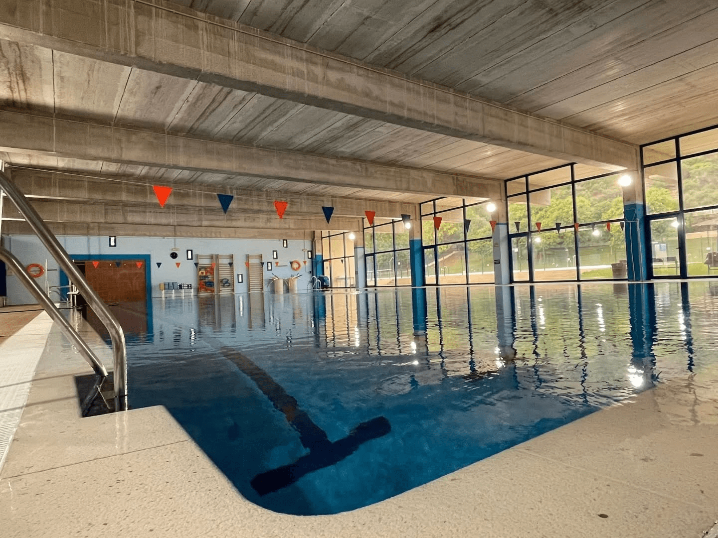 La piscina climatizada de Gelves vuelve a abrir sus puertas tras el verano