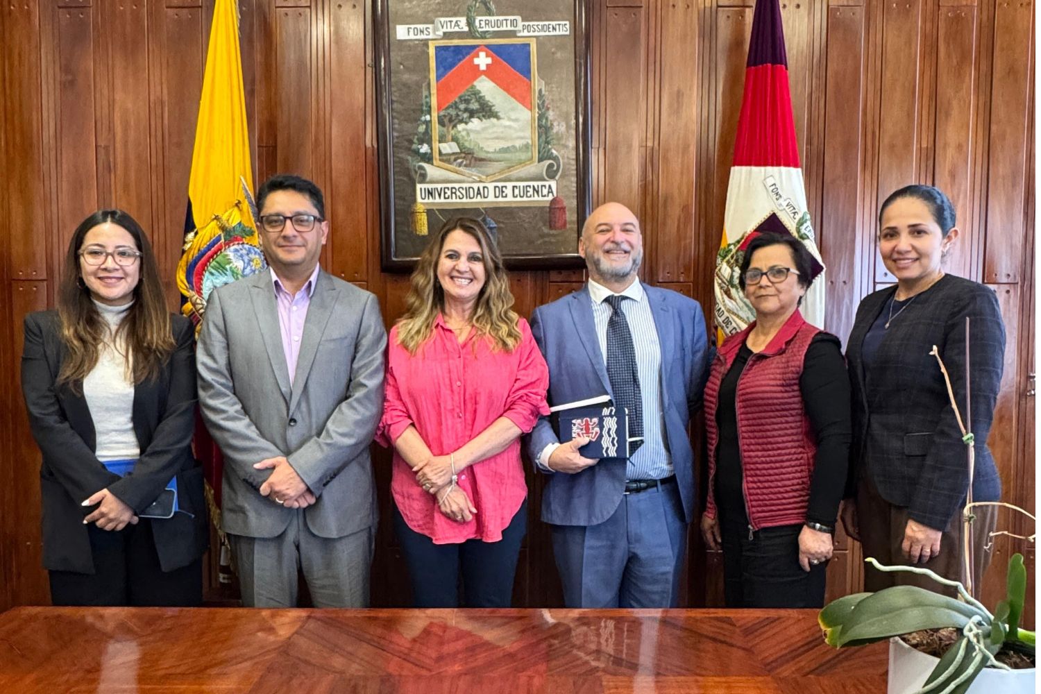 El Instituto de Estudios de América Latina fortalece la cooperación académica con la Universidad de Cuenca
