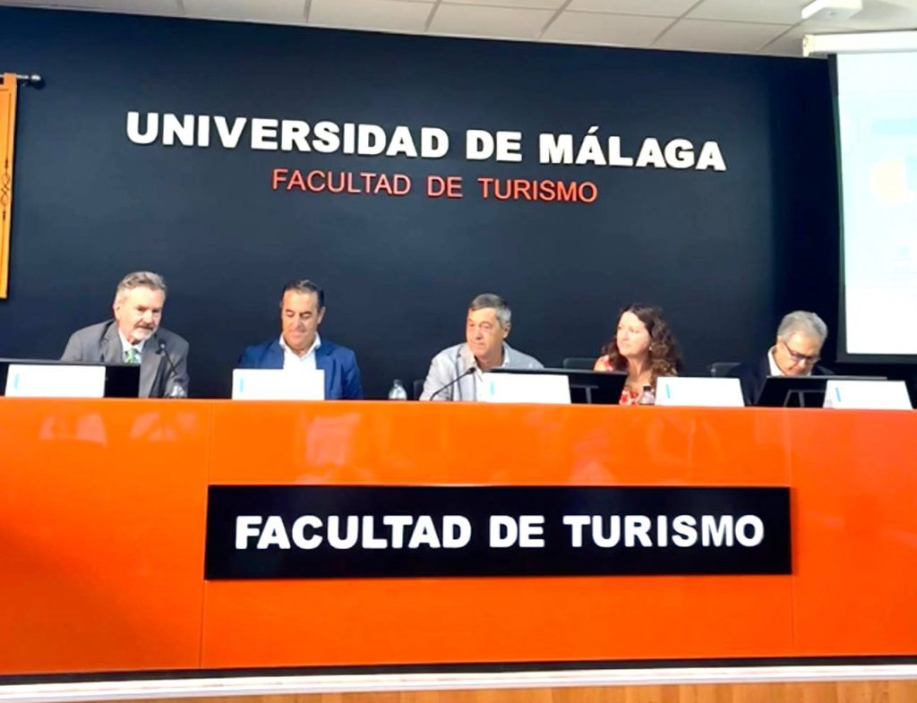 El presidente del CAA participa en las primeras jornadas INACOM