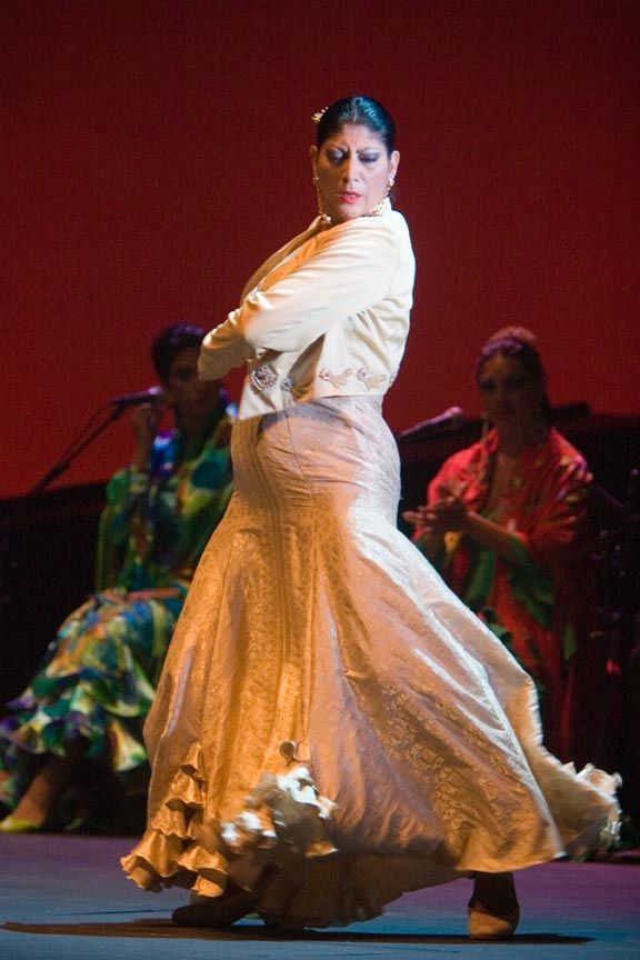 AMALGAMA propone para su próxima cita un diálogo flamenco con Manuela Carrasco representante de la familia Carrasco Amador