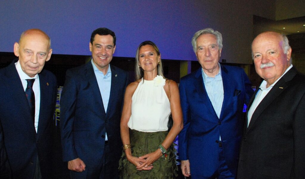 El presidente del Ateneo asiste al 100º aniversario de Radio Sevilla