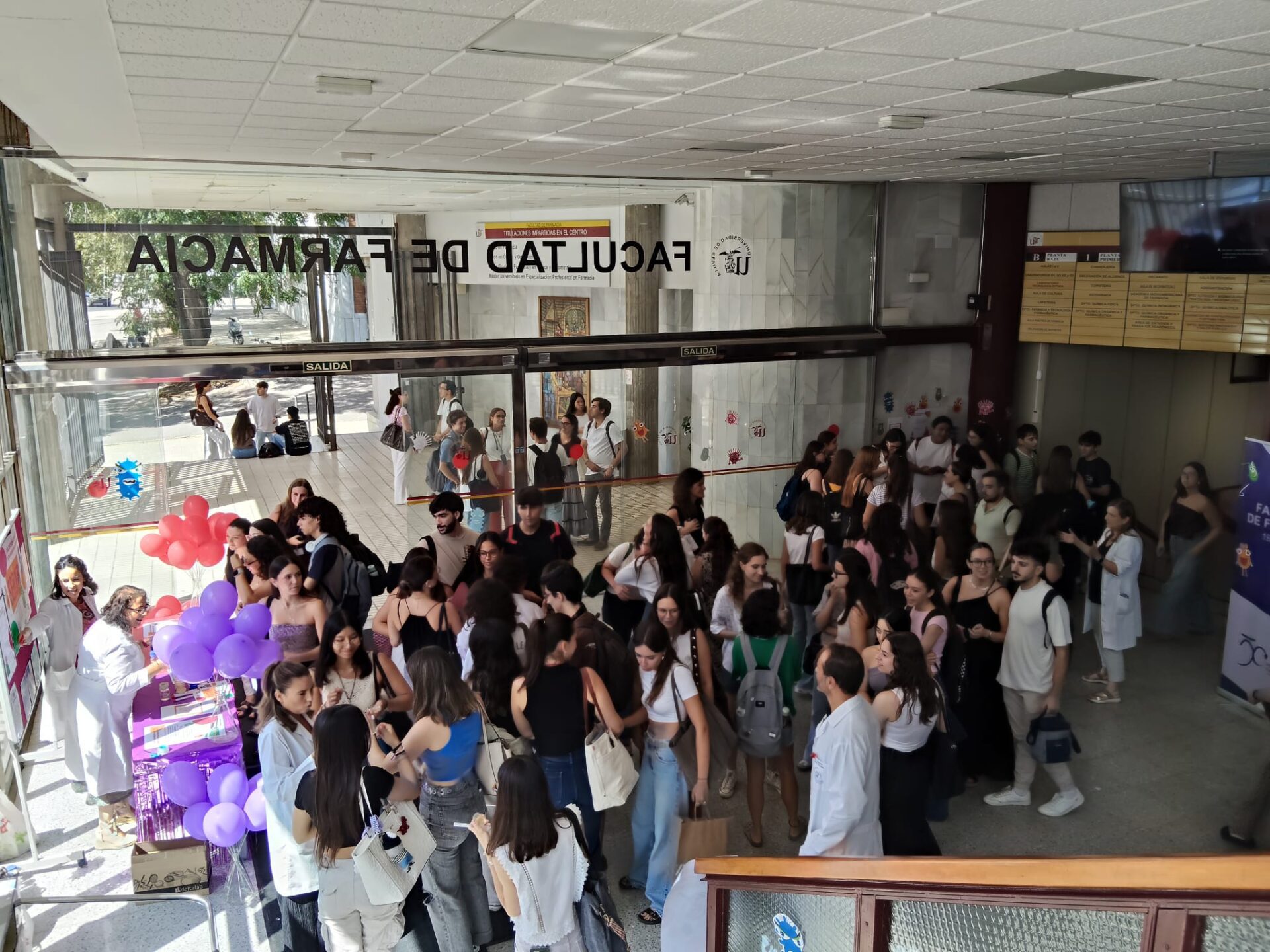 La Facultad de Farmacia celebra el Día Internacional de los Microorganismos 