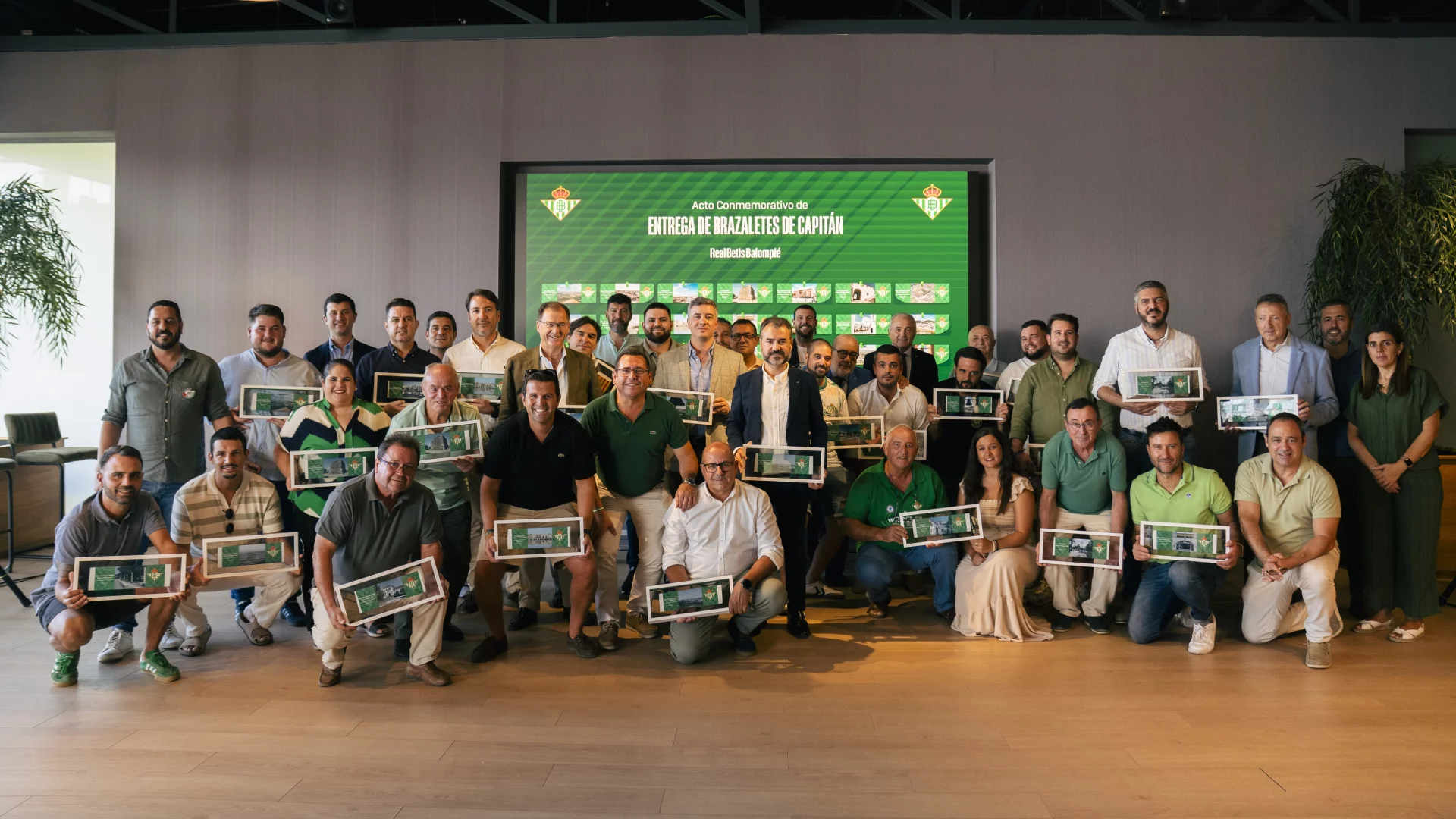 El Real Betis celebra el acto de entrega de los brazaletes de capitán de la temporada 2024/25