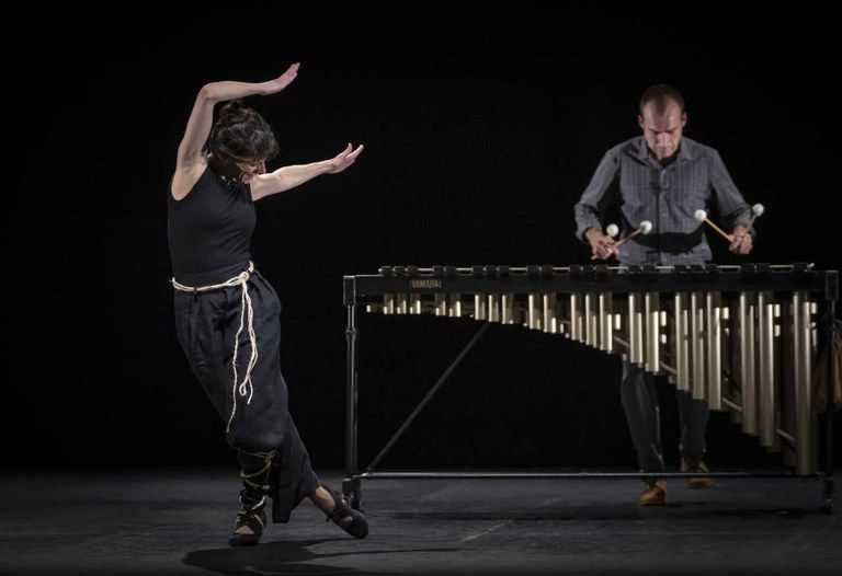 Encuentros de maestras en AMALGAMA entre Merche Esmeralda y Leonor Leal bajo la batuta del periodista Leo Sardiña