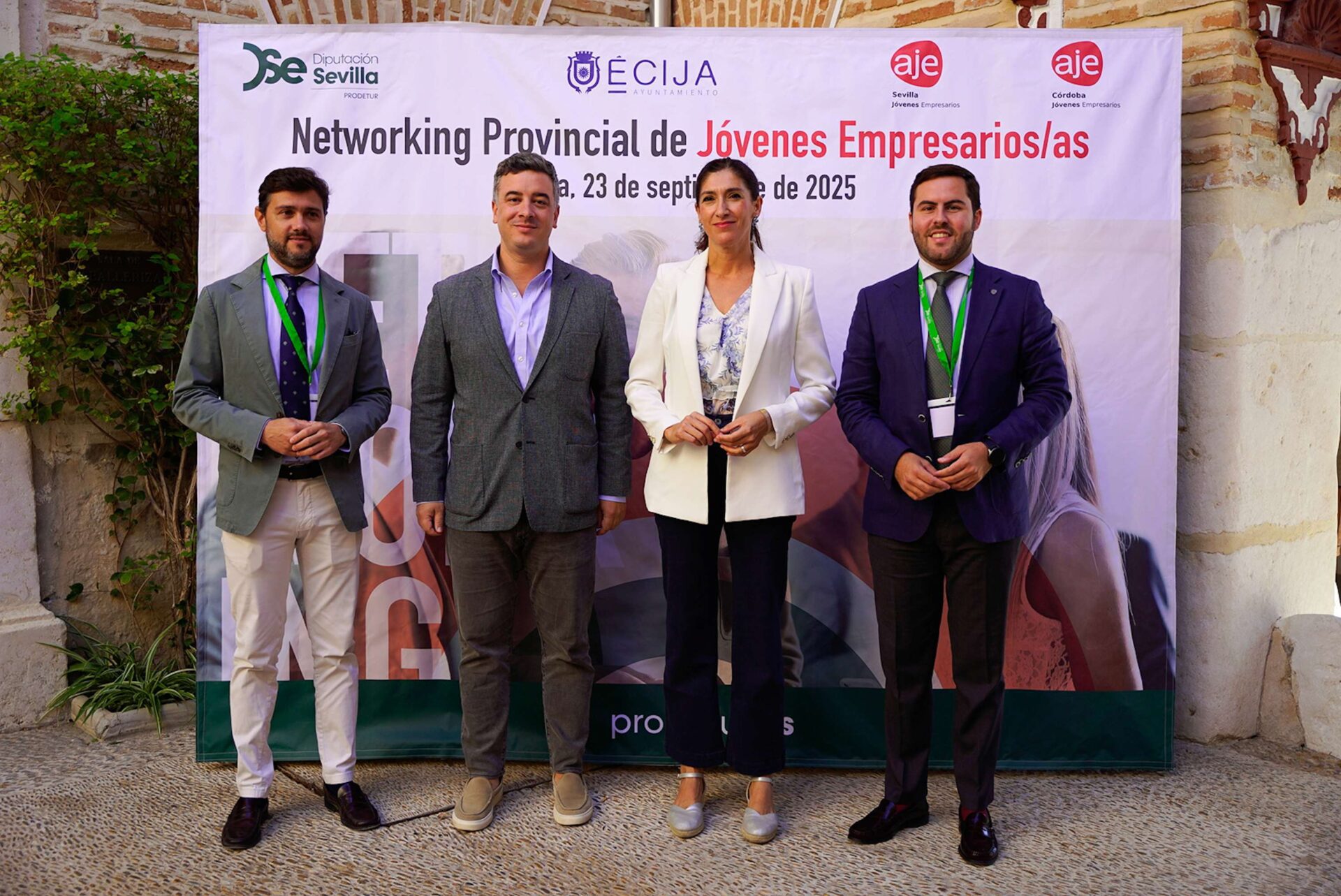 Un centenar de jóvenes empresarios y empresarias se reúnen en Écija en un encuentro interprovincial de negocios