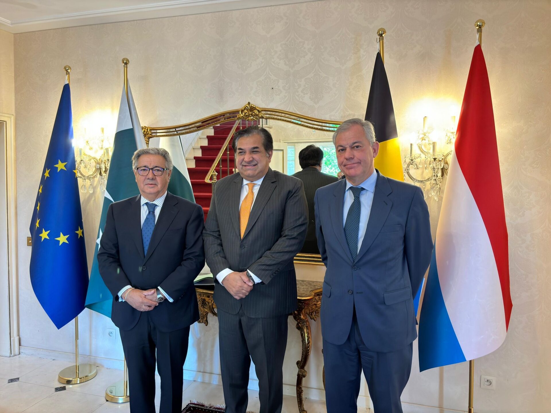 El alcalde Sanz se reúne con el embajador de Pakistán en Bruselas para trasladarle, en defensa del arte sacro, su preocupación por las amenazas al sector