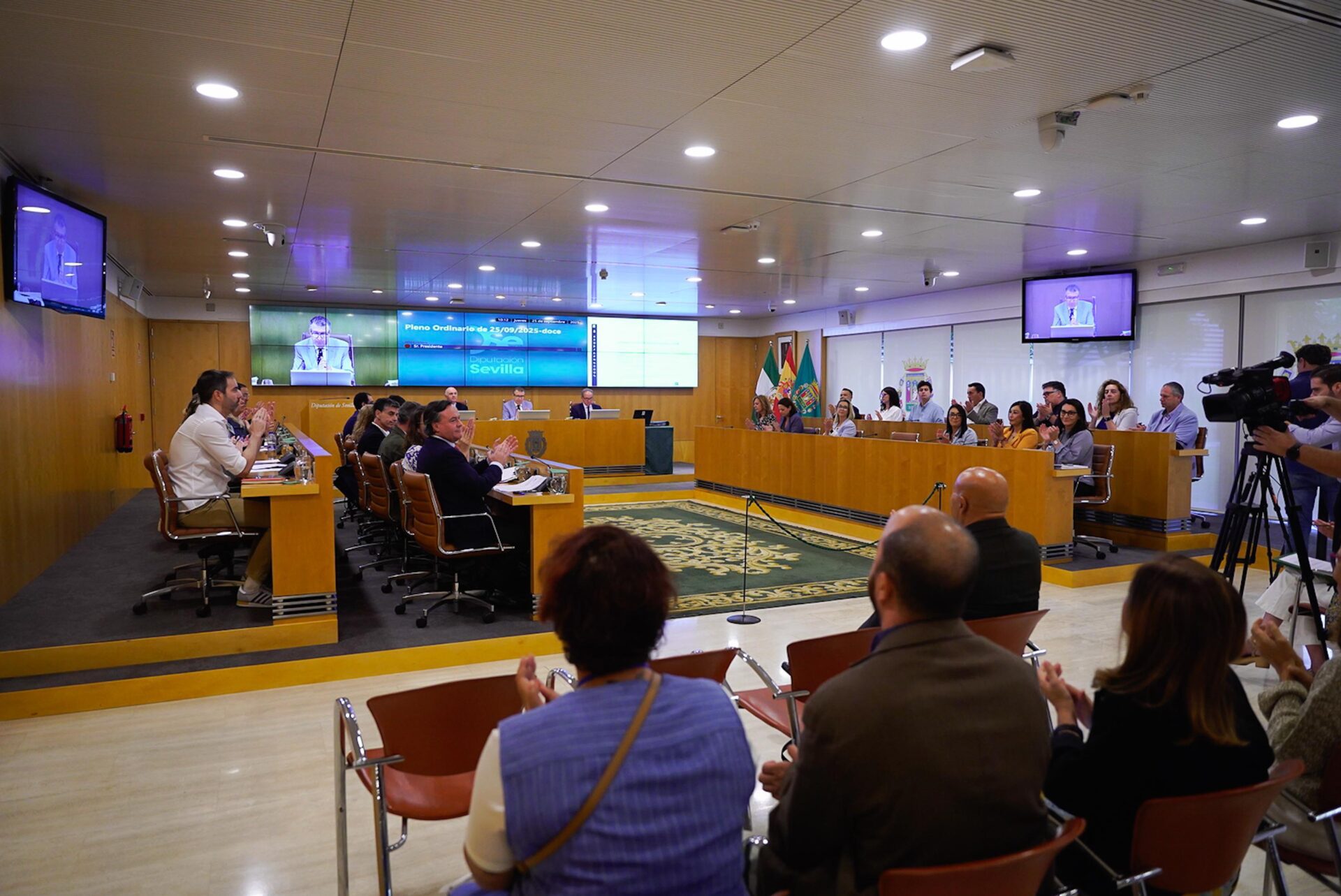 El Pleno de la Diputación respalda al sector del Arte Sacro en Sevilla frente a la competencia desleal y el intrusismo