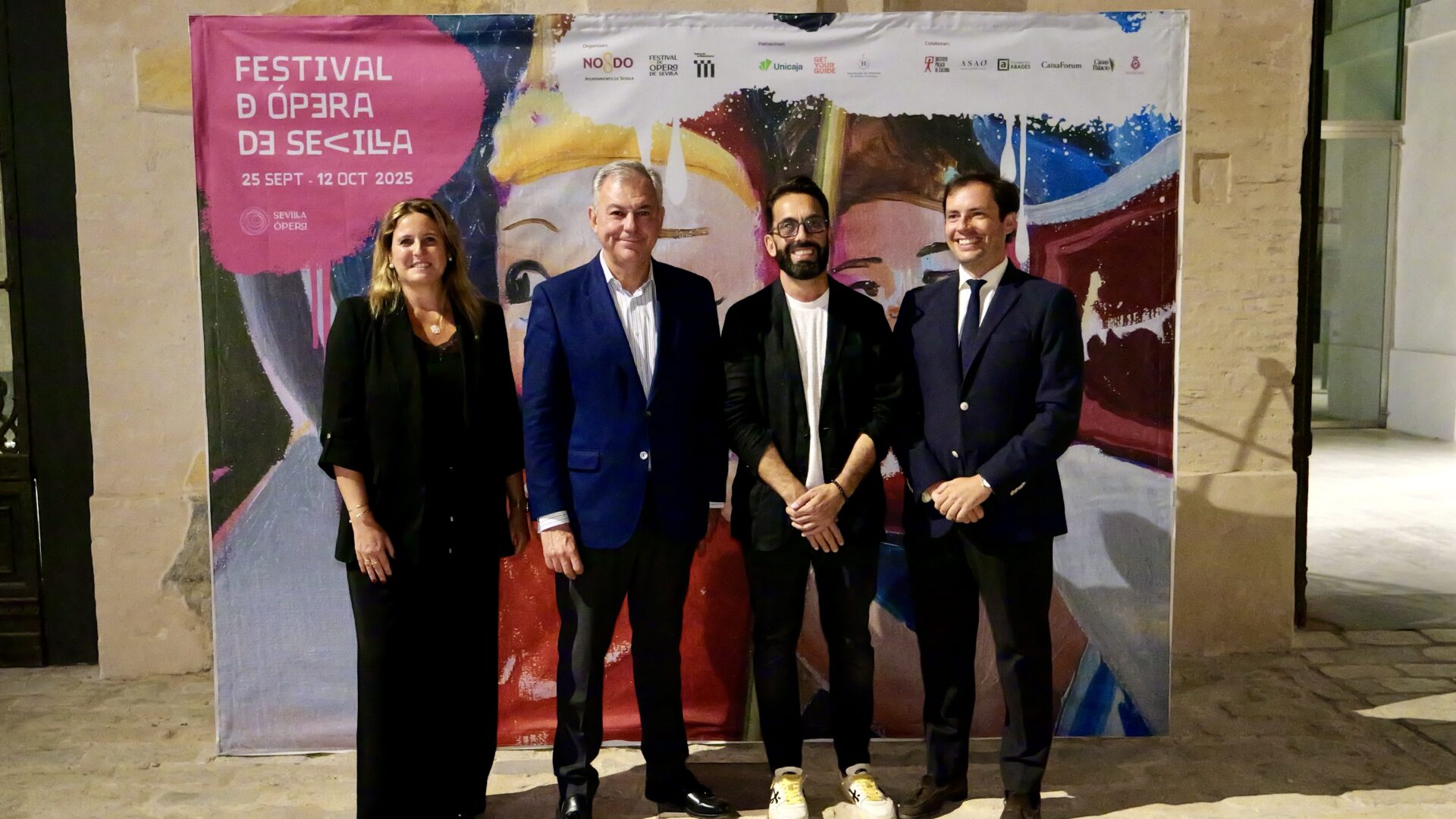 El alcalde Sanz inaugura el I Festival de Ópera de Sevilla con el estreno de ‘Les Enfants Terribles’