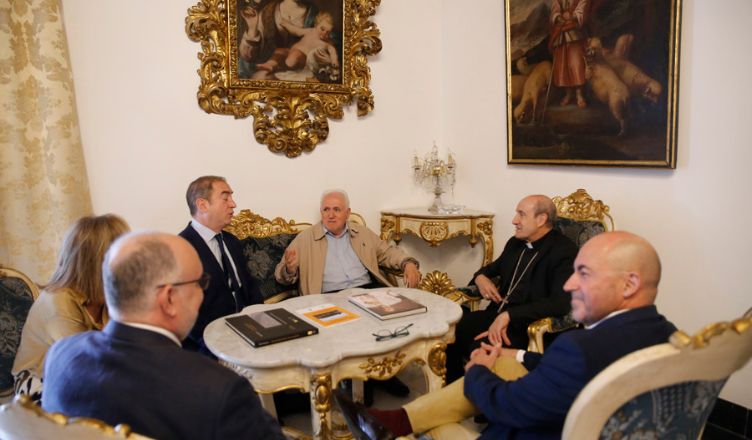 Loyola refuerza su colaboración con la Diócesis de Córdoba