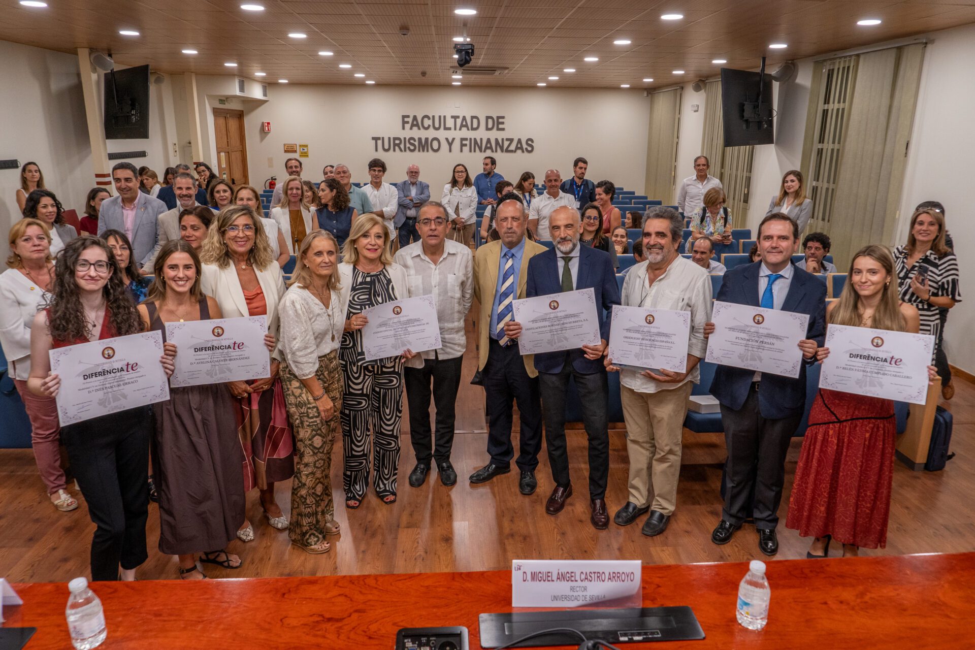 La US entrega los premios Diferénciate y al Compromiso Empresarial en el marco de la XII Feria de Empleo