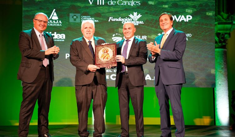La Fundación ETEA, Instituto de Desarrollo de la Universidad Loyola, premiada en los Felipe González de Canales en su 50.º aniversario