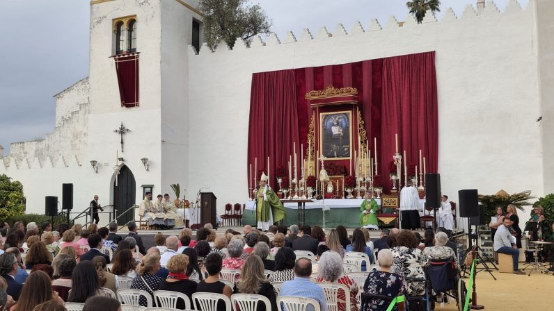 Mons. Teodoro León preside la misa por el 425º aniversario del Cristo de Torrijos