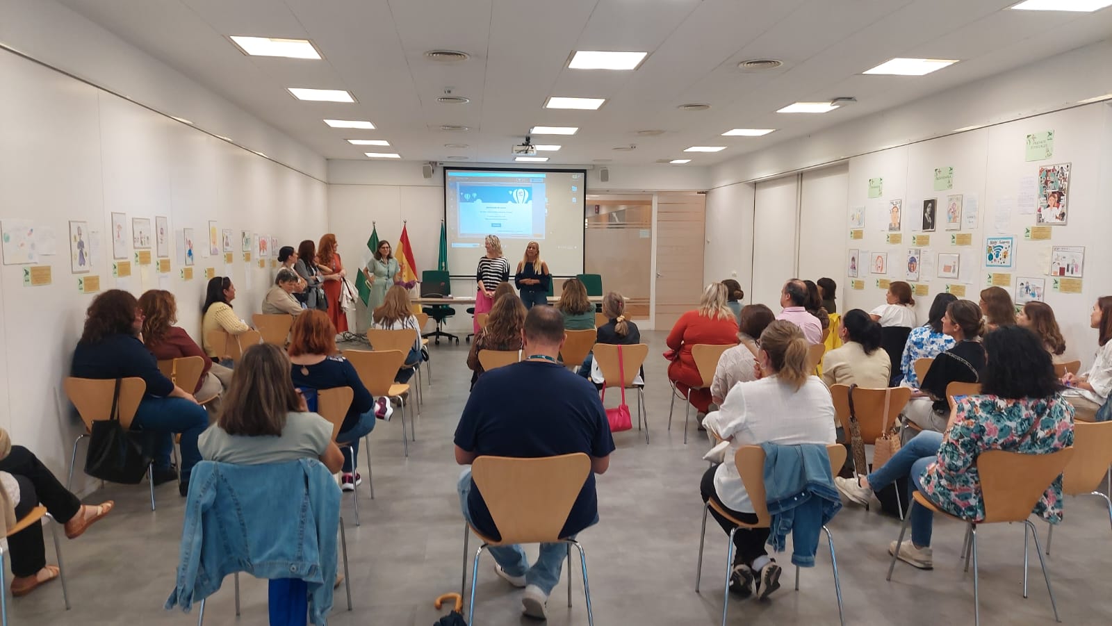 La Diputación organiza un encuentro con las técnicas de los Puntos de Igualdad Municipales para presentarles el Servicio de Atención Psicológica a mujeres víctimas de violencia machista
