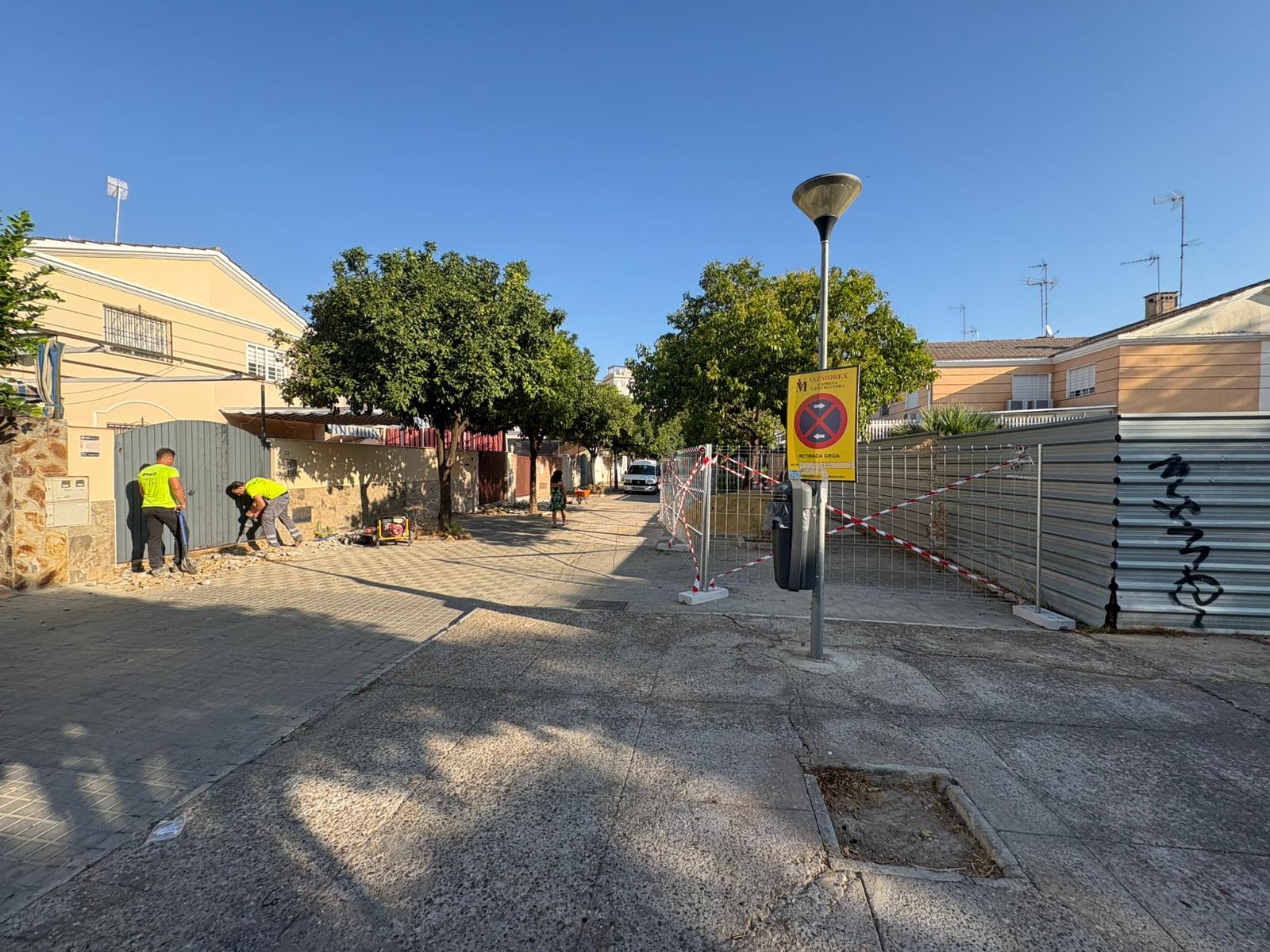 El Gobierno de Sanz comienza la renovación del saneamiento de la calle Fuselaje en Sevilla Este con una inversión de 216 000 euros