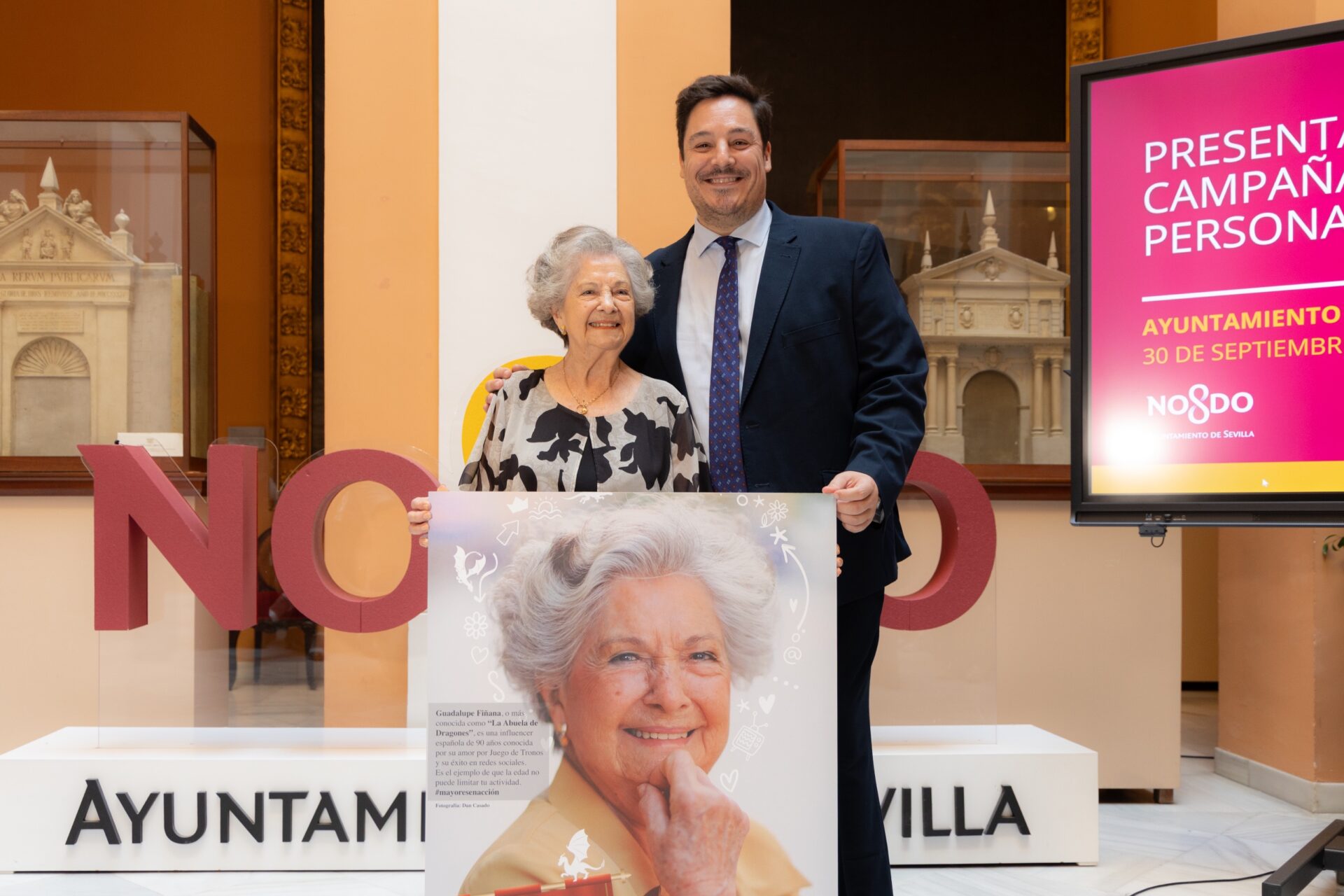 El Ayuntamiento estrena una campaña con motivo del Día de las Personas de Edad, protagonizada por Guadalupe Fiñana, Abuela de Dragones