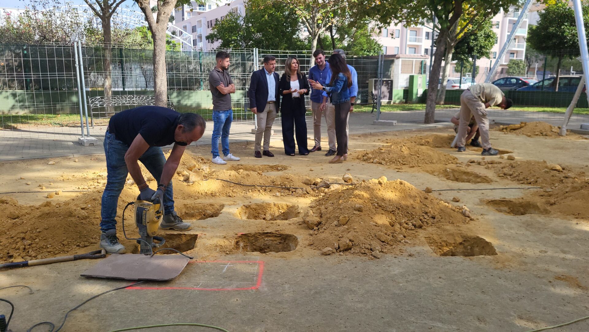 El Gobierno de Sanz comienza la instalación de cinco nuevos parques infantiles con juegos inclusivos y accesibles