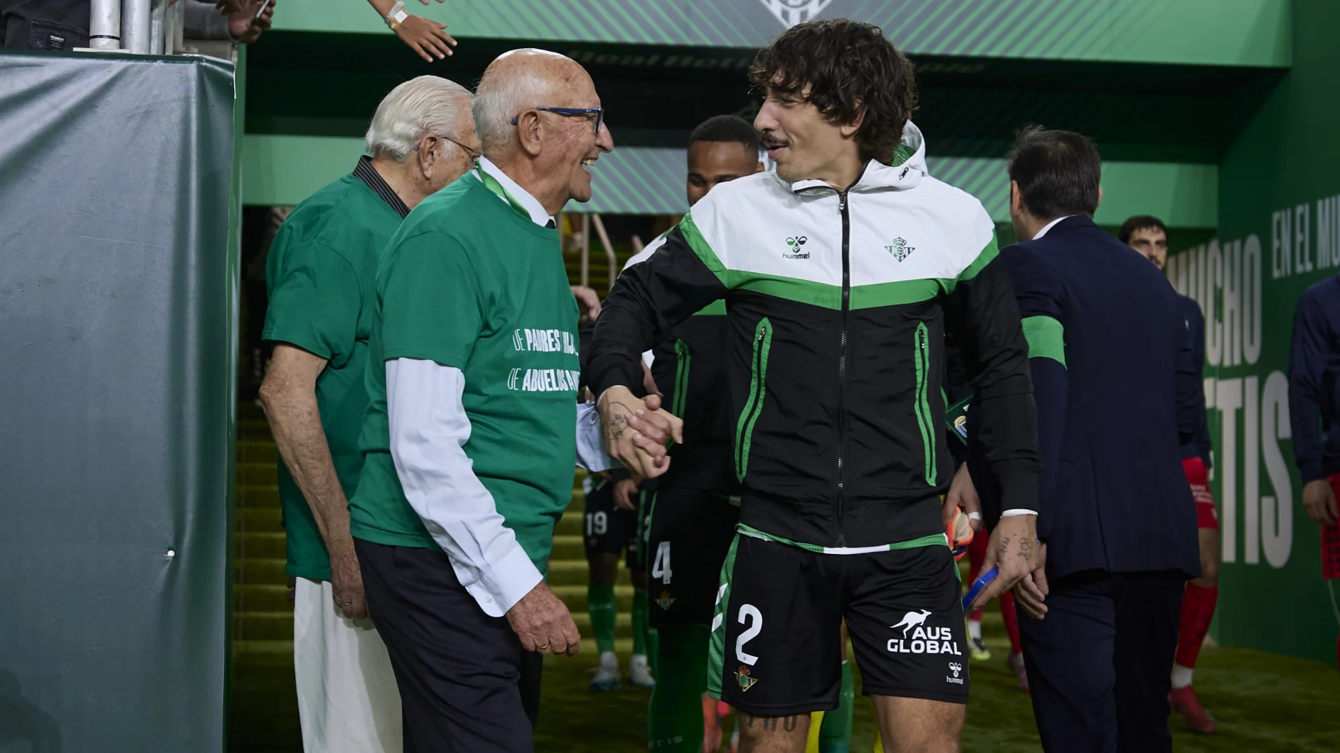 Héctor Bellerín recibe el BBC Green Sport Award