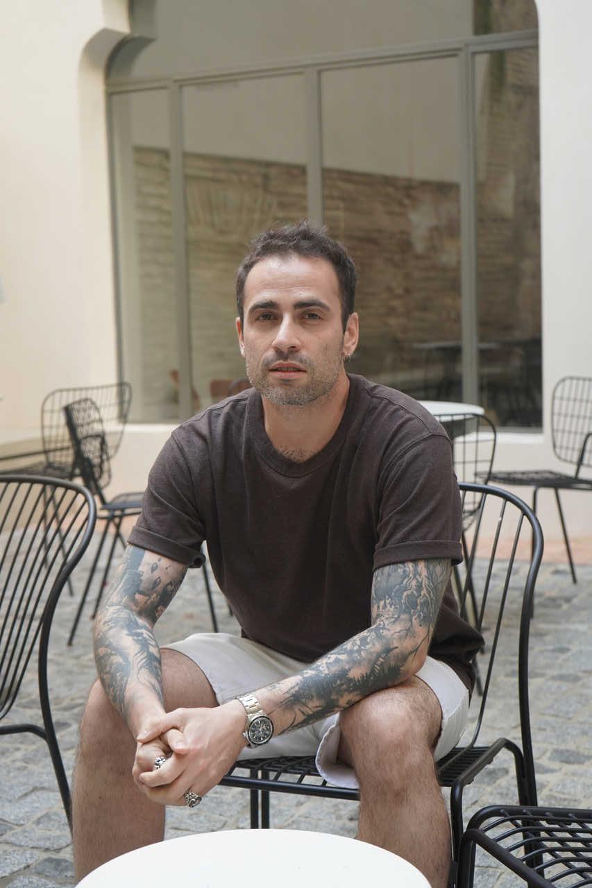 Samy Camps es entrevistado en el marco del Festival de Ópera de Sevilla por los alumnos de la Loyola