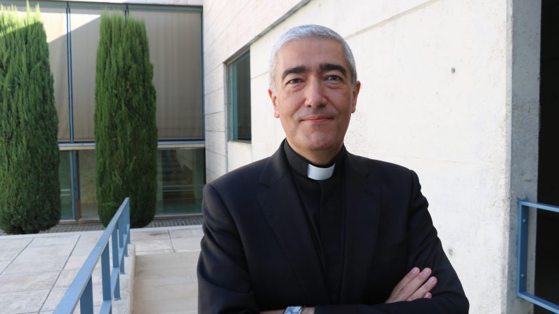 Álvaro Román, director de la Cátedra de Mariología: “Al rezar el Rosario le estamos dedicando nuestro tiempo a Dios”   