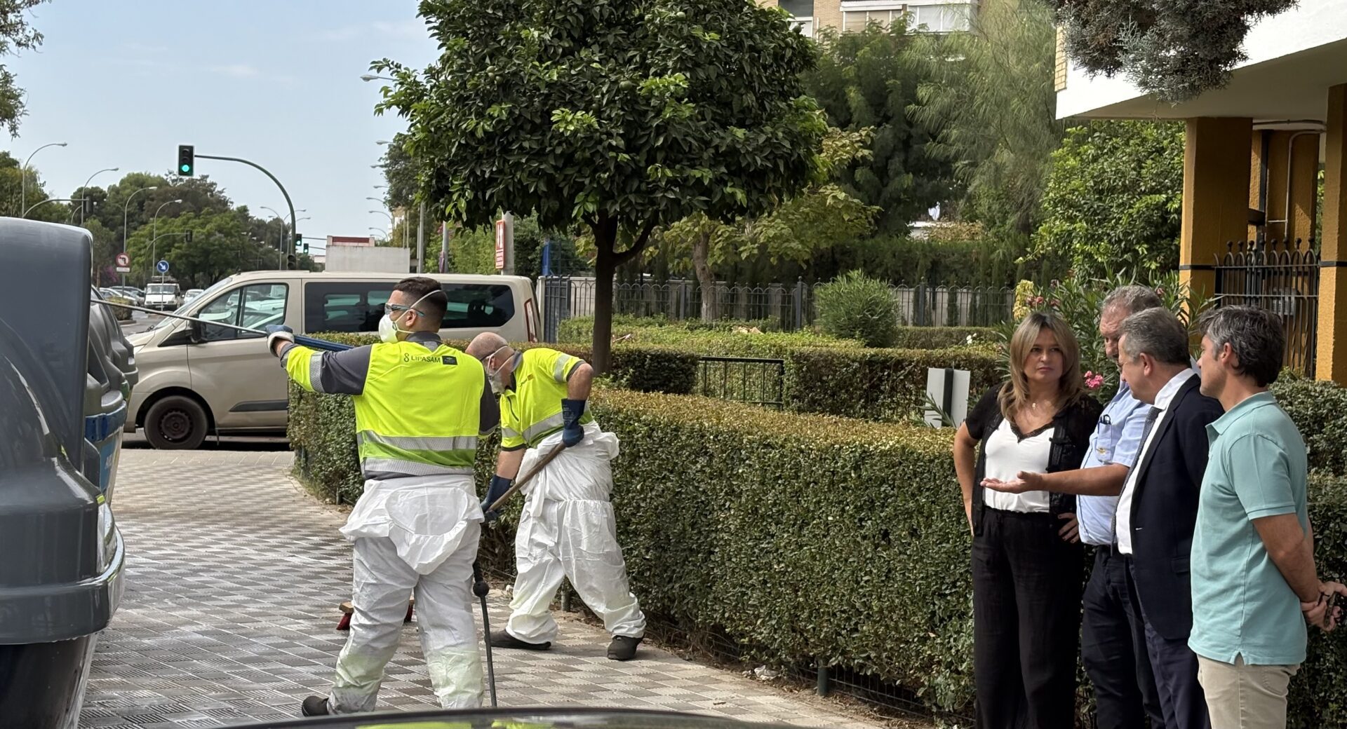 Lipasam pone en marcha un nuevo servicio que limpiará más de 500 contenedores diarios en la ciudad