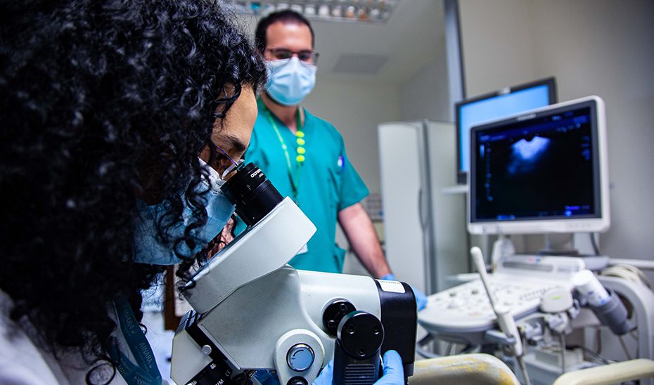 La Junta destina más de 89 millones de euros a los cribados de cáncer de colon y cuello de útero