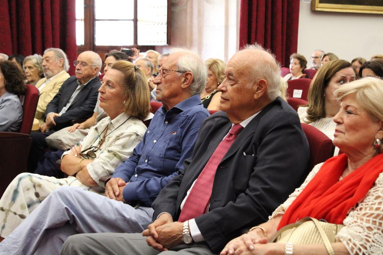 El Aula de la Experiencia de la US incrementa en 350 sus estudiantes este curso