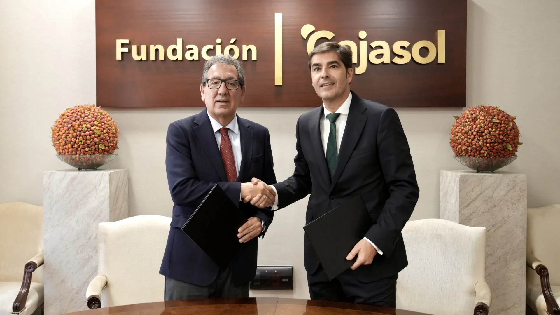 El Real Betis y la Fundación Cajasol prolongan su convenio de colaboración una temporada más