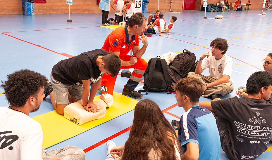 El 061 forma en reanimación a 13.000 jóvenes en el Día Europeo de la Concienciación ante la Parada Cardíaca