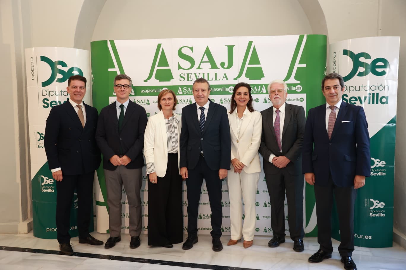 Javier Fernández: “La agricultura proporciona un espacio claro para afianzar y mantener a la población en las comarcas con menos oportunidades geopolíticas e industriales”