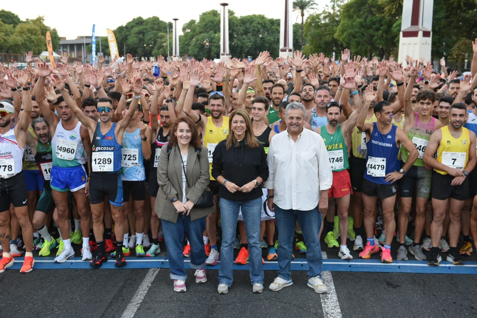 Pedro Garrido y Laura Rivera se imponen en la Carrera Casco Antiguo ‘CaixaBank’, que con casi 10 000 inscritos ha cerrado este domingo el Circuito Divina Seguros del Ayuntamiento