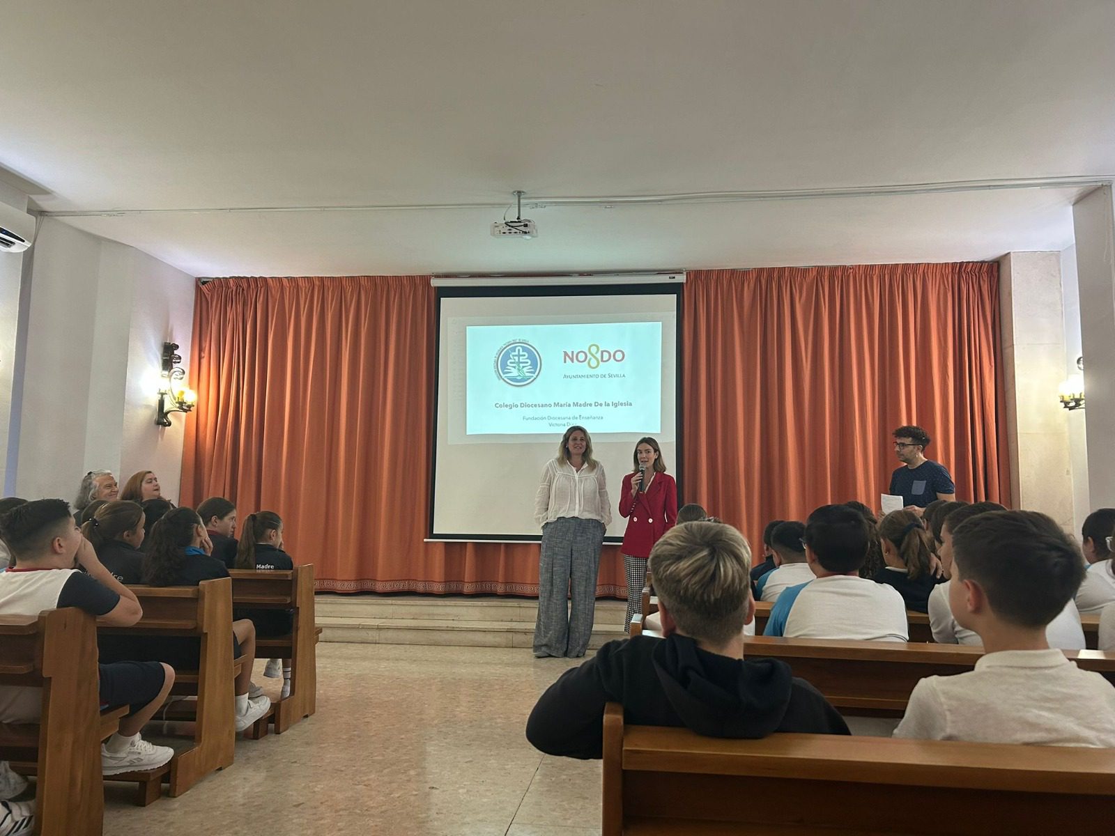 Más de 1500 alumnos sevillanos se benefician del programa ‘La Ópera va a la Escuela’ para acercar el género a los colegios de Sevilla