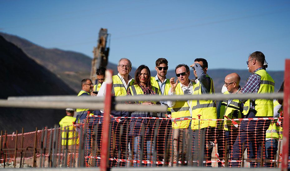 La Junta avanza en el nuevo acceso a la Alpujarra con la construcción del falso túnel y el viaducto