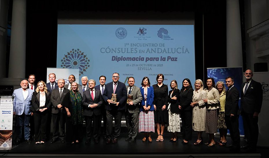 1761327291077ABernal_Consules_Estandar.jpg Andalucía reúne a representantes de más de 50 países en el Primer Encuentro de Cónsules
