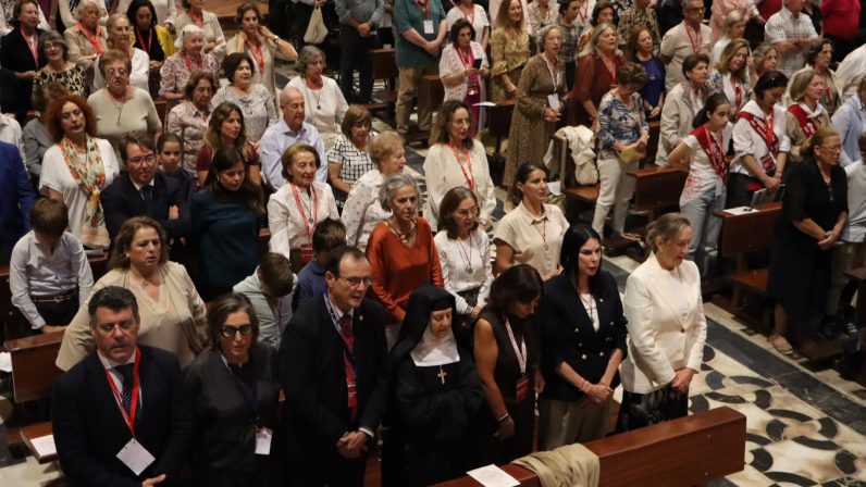 Misa-de-clausura-de-la-I-Asamblea-de-la-Guardia-de-Honor-4-796x448.jpg Sevilla acogió la I Asamblea Nacional de la Guardia de Honor del Sagrado Corazón de Jesús en España
