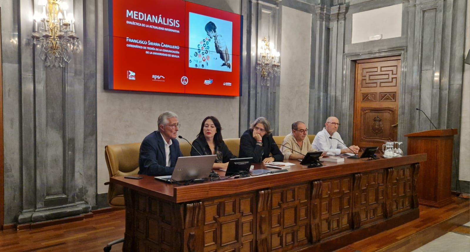 10-271025-MEDIANALISIS-1.jpg Francisco Sierra presenta en la Casa de la Provincia de la Diputación ‘Medianálisis. Dialéctica de la actualidad informativa’