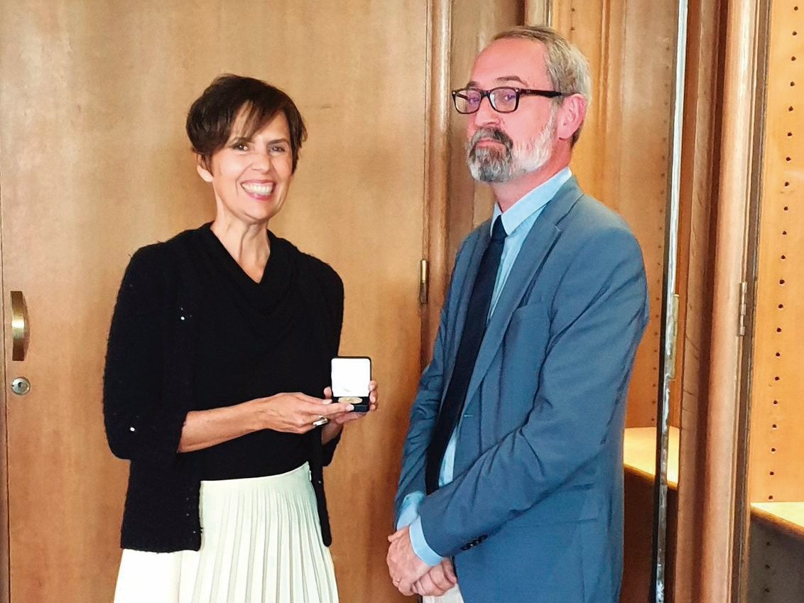 La Sociedad Francesa de Numismática premia a la profesora Ruth Pliego
