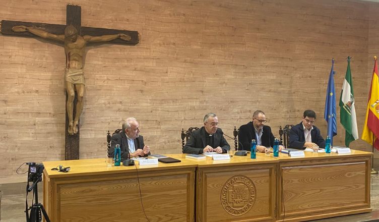 flaquer.jpg Mesa redonda sobre la “Ontología trinitaria” en la Facultad de Teología del campus de Granada