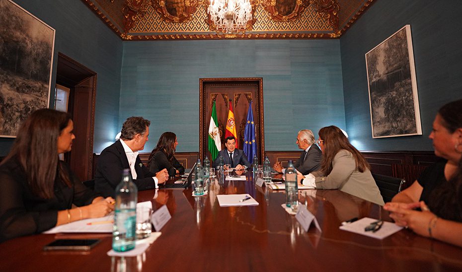 17617361567291_JMM_ELA_Estandar.jpg Andalucía ayudará a pacientes de ELA con hasta 14.000 euros al año para cubrir sus necesidades