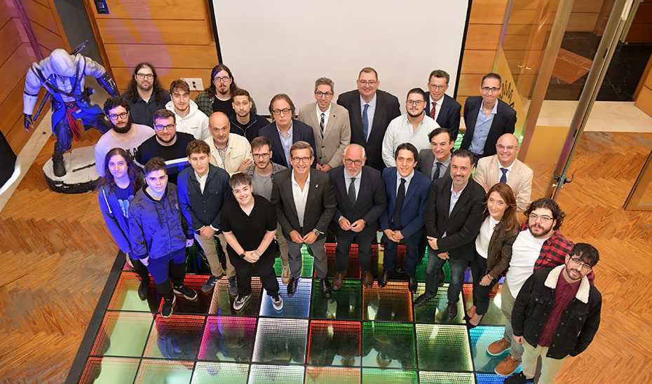 1761742165893Paradela-2520visita-2520Centro-2520Mision-2520Gaming-2520Jaen-2520Estandar-252001.jpg La Junta activa 2,1 millones a pymes y startups para impulsar el emprendimiento digital